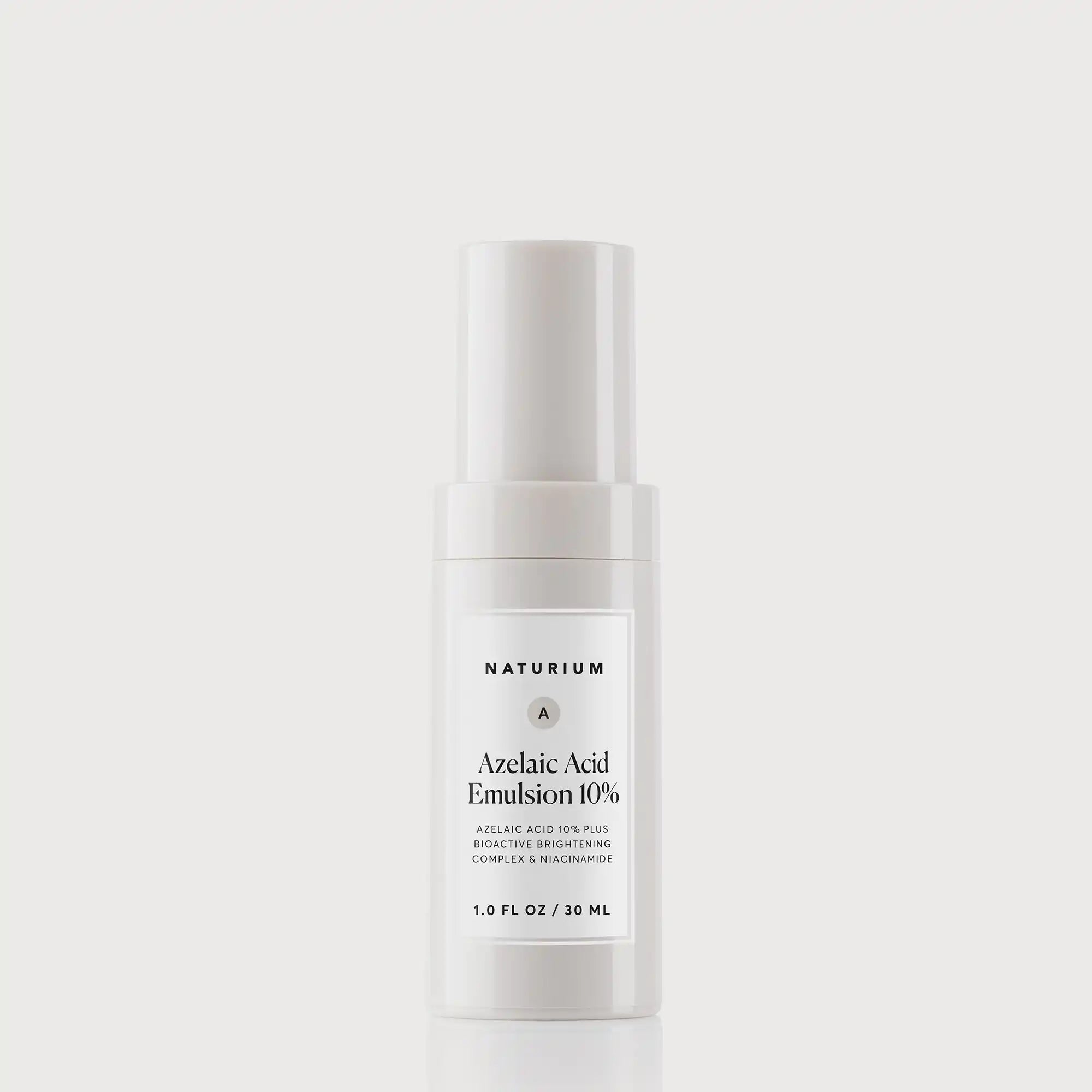azelaic-acid-emulsion-10-n9 NATR_Azelaic-Acid-Emulsion-10_Cap-on.webp